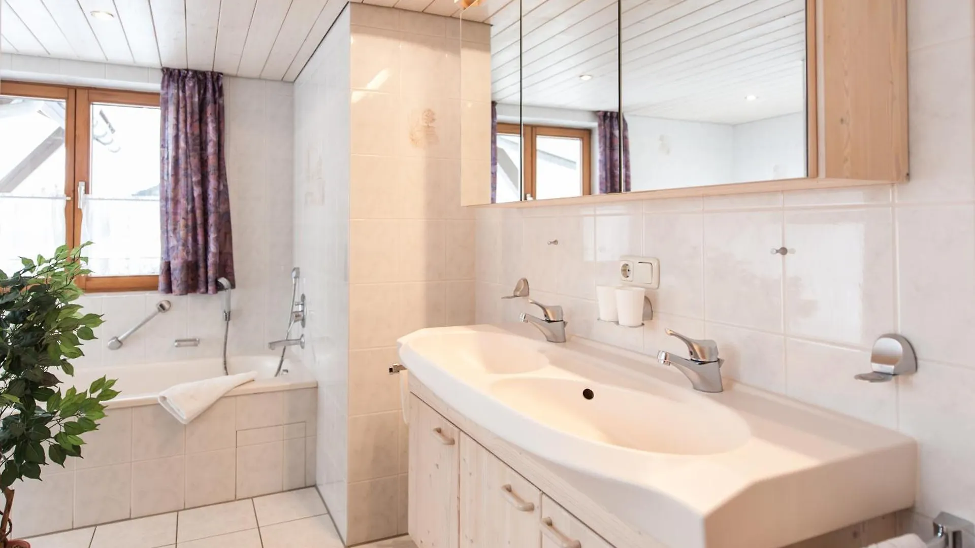 Landhaus Tannheimer Apartment Oberstdorf